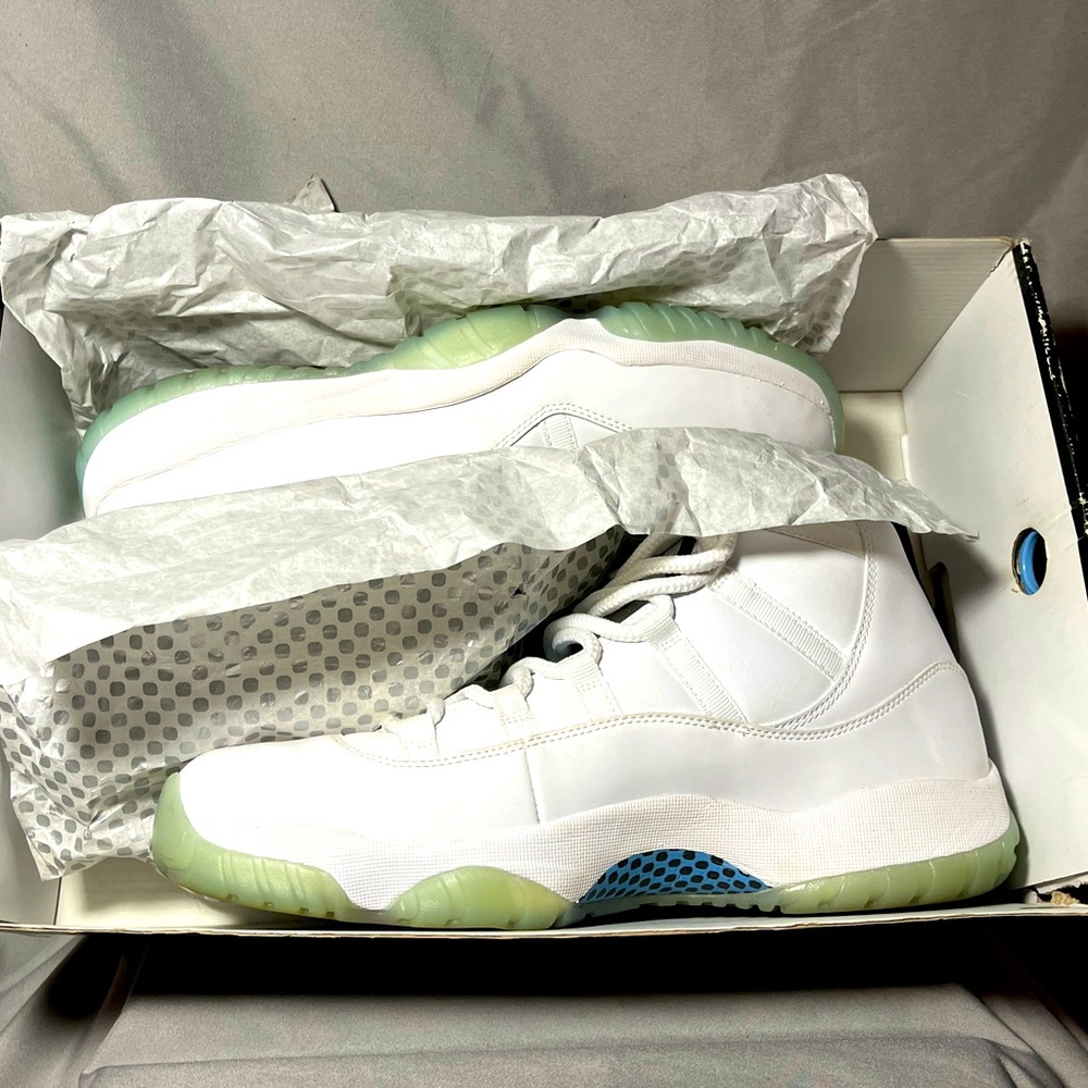 2014 Air Jordan 11 Retro Legend Blue Men’s Size 10 in original box - gently used